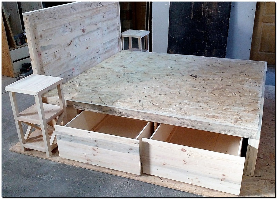 Pallet Ideas, DIY Pallet Wood Furniture Projects and Plans.