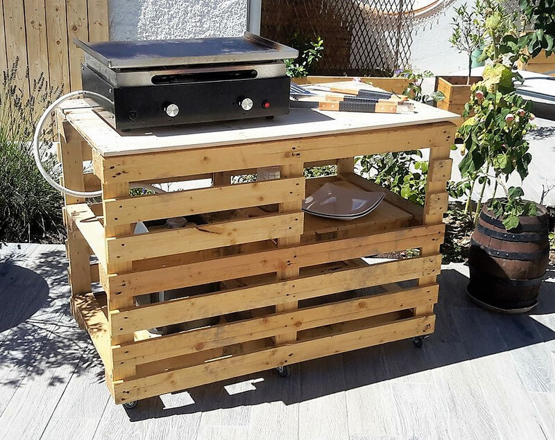 wooden pallet bbq table