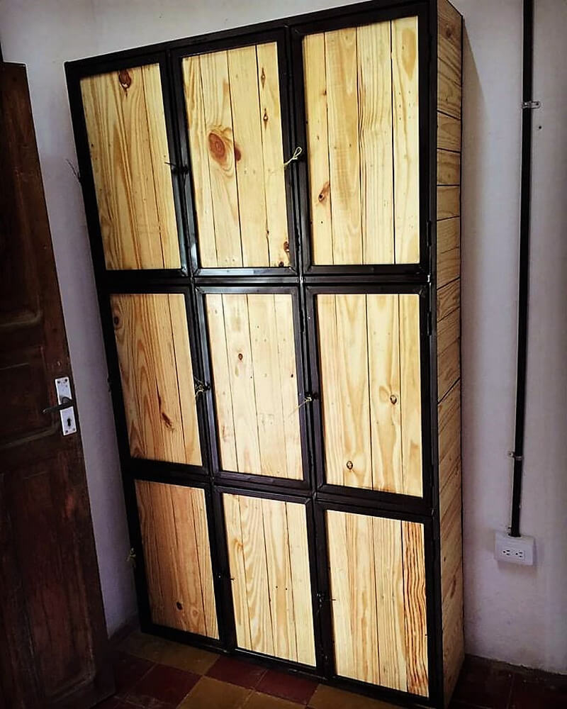 pallets wooden closet