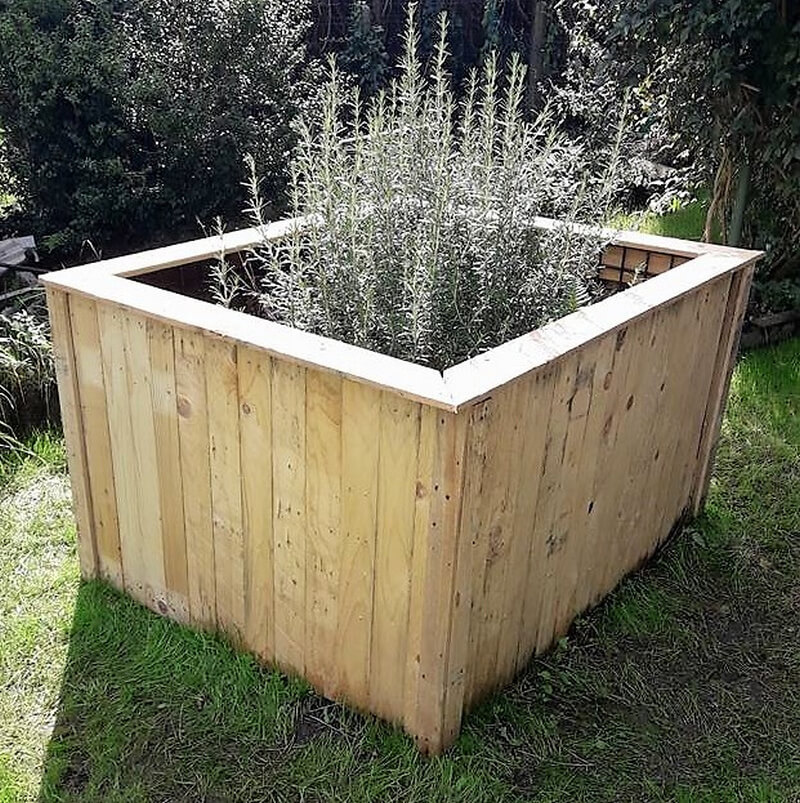 recycled pallets made planters