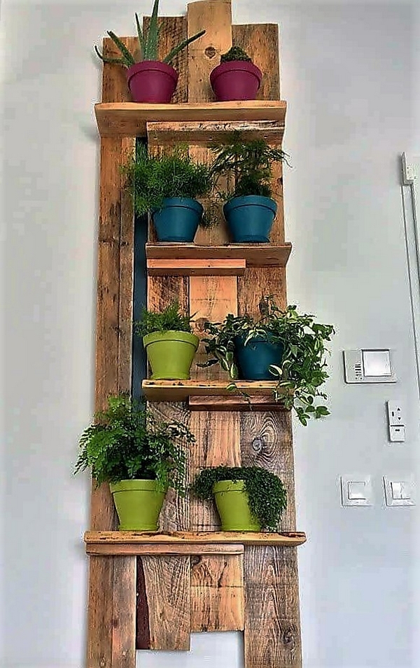 pallet-shelving-for-pots