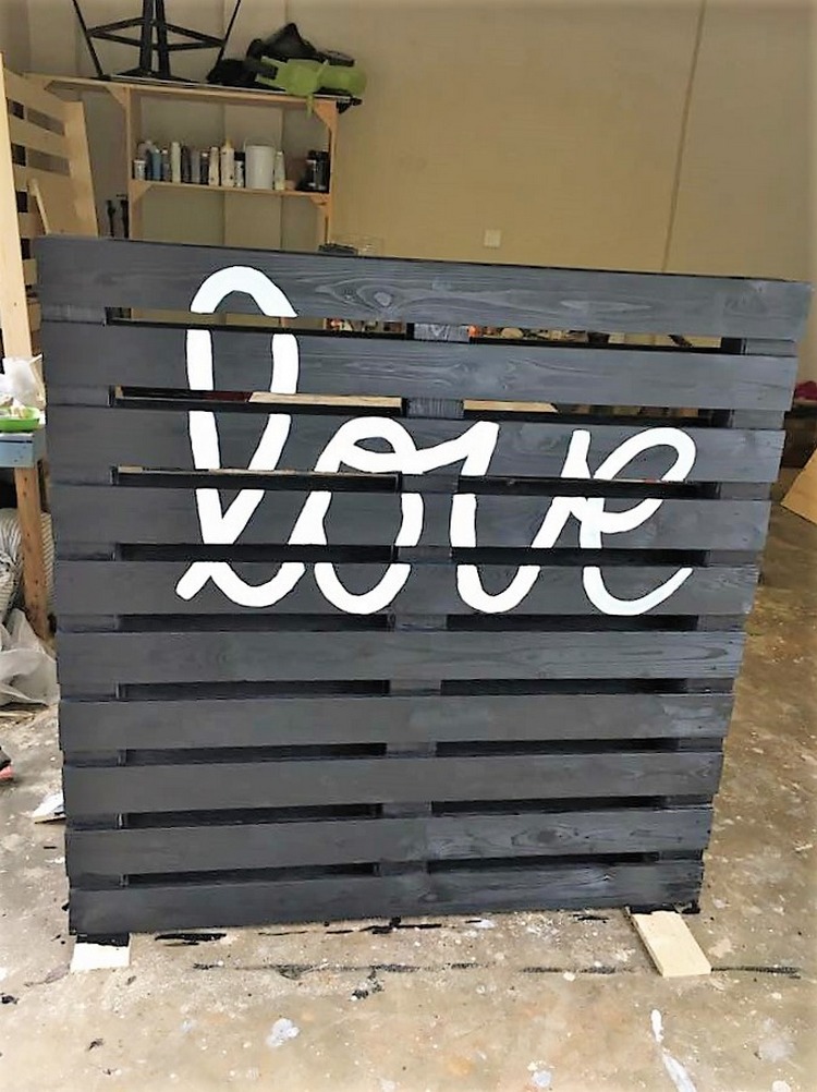 pallet-perfect-pallet-love-sign