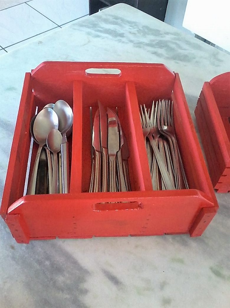 pallet-cutlery