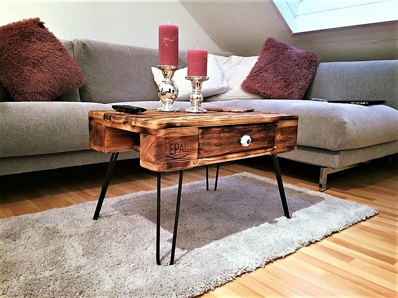 reclaimed-pallet-table