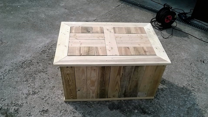 recycled-pallet-table-cum-chest