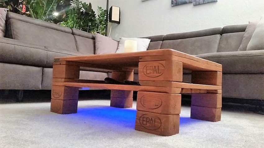 wooden-pallet-table
