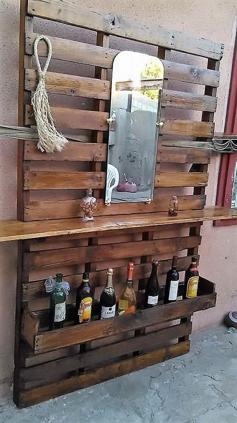 reclaimed-pallet-vanity-and-rack