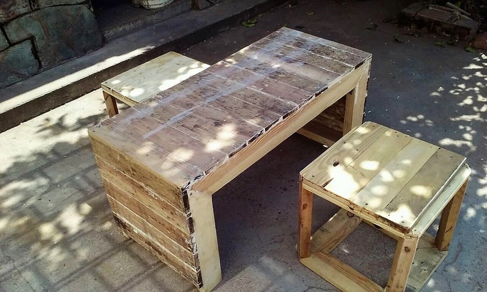 reused-pallets-furniture