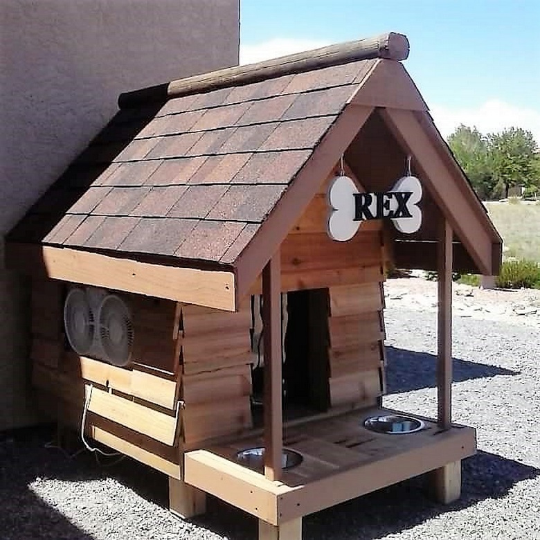 wooden-pallet-dog-house