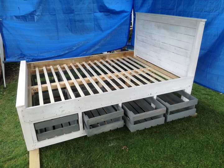 pallet-bed-with-drawers-1