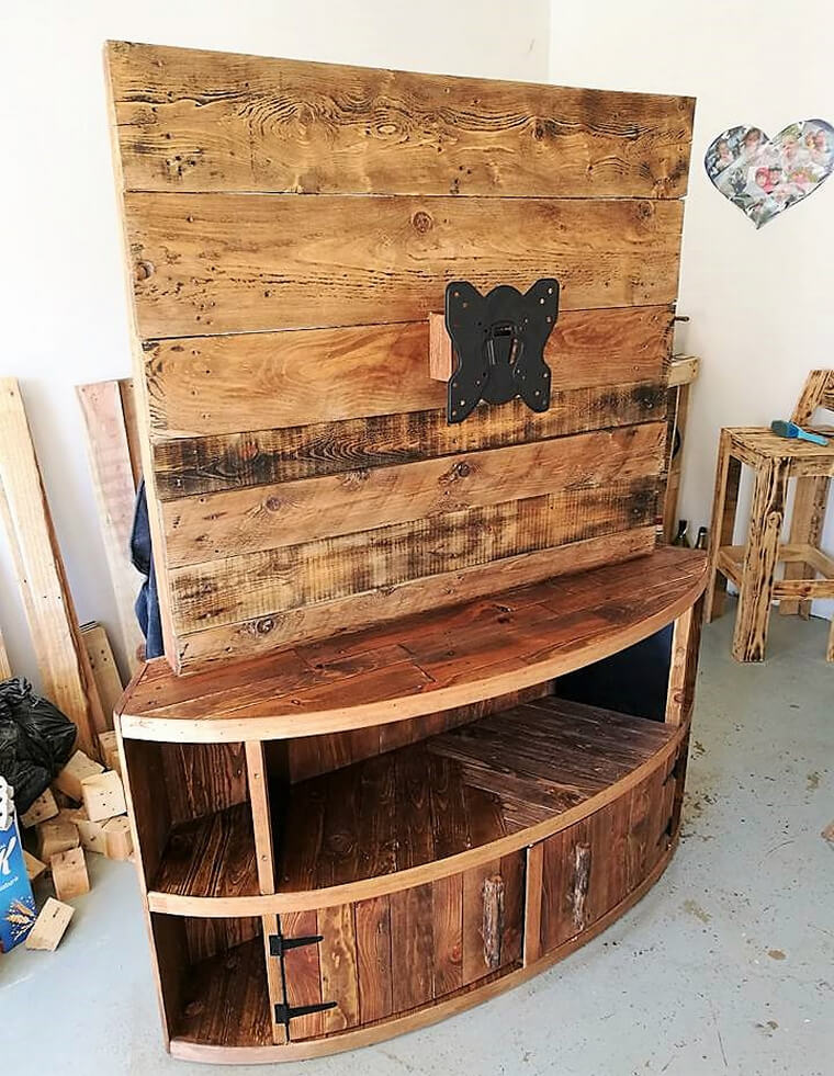 pallet tv console