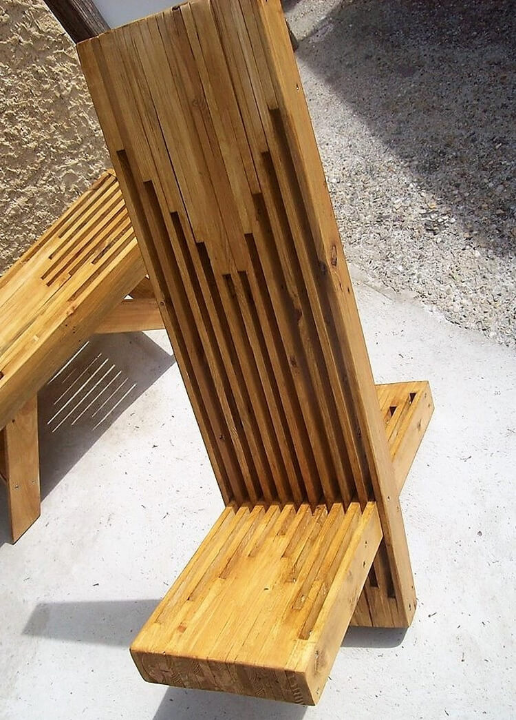 recycled pallet chair