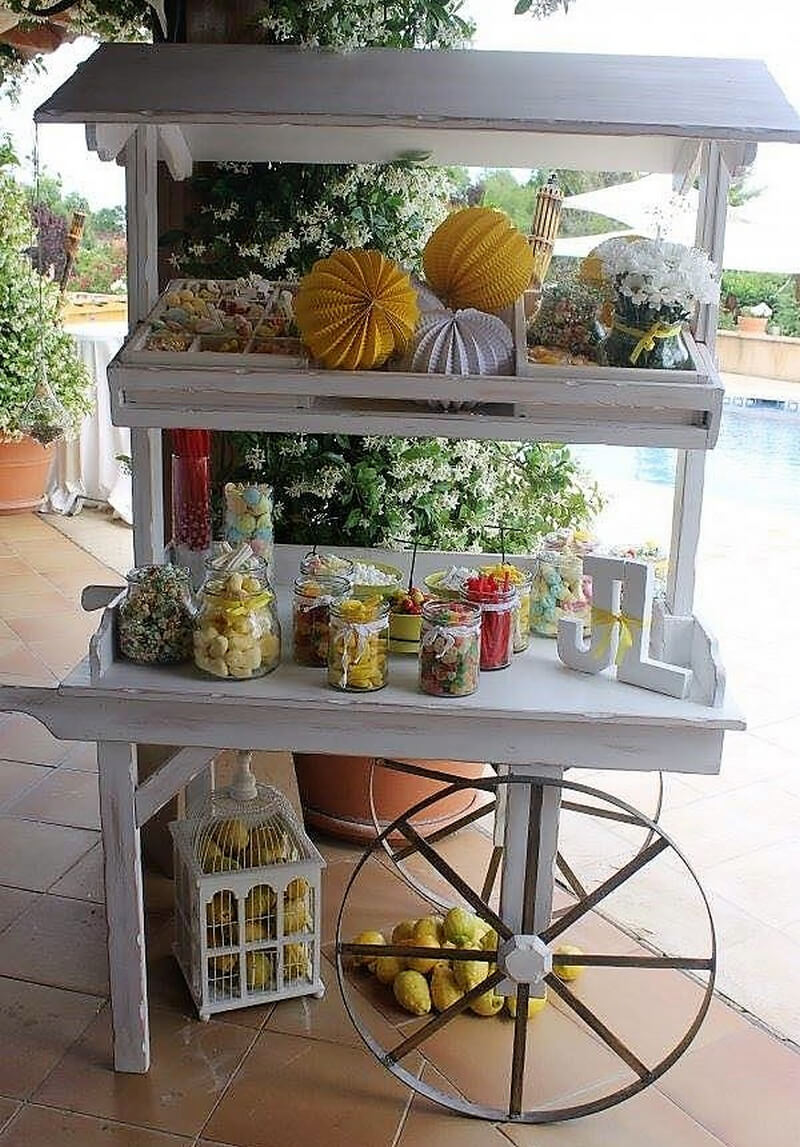reclaimed pallets Snack Cart