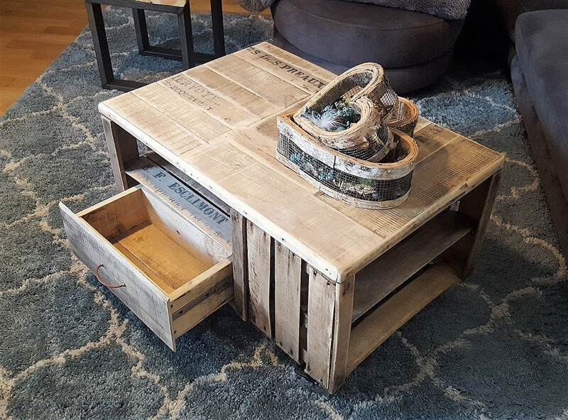 recycled pallet table