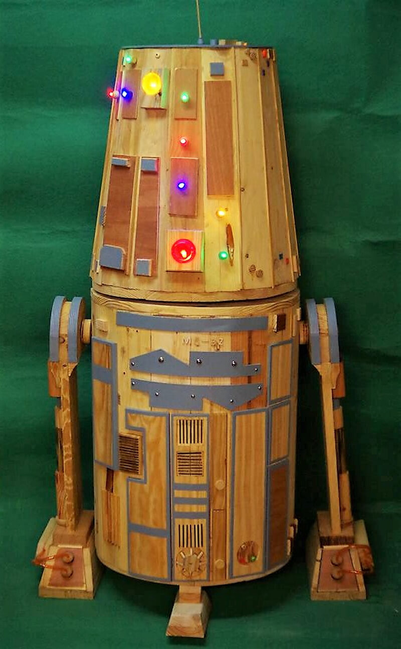 wood pallet robot art craft