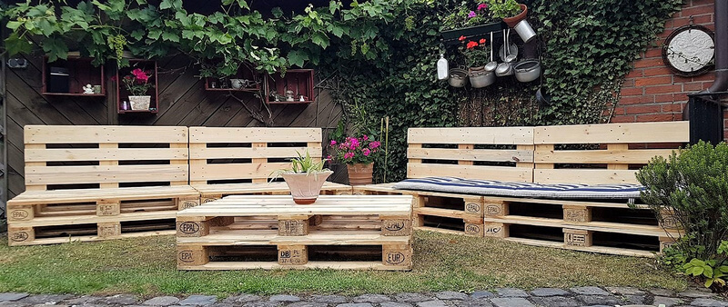 pallets made garden furniture