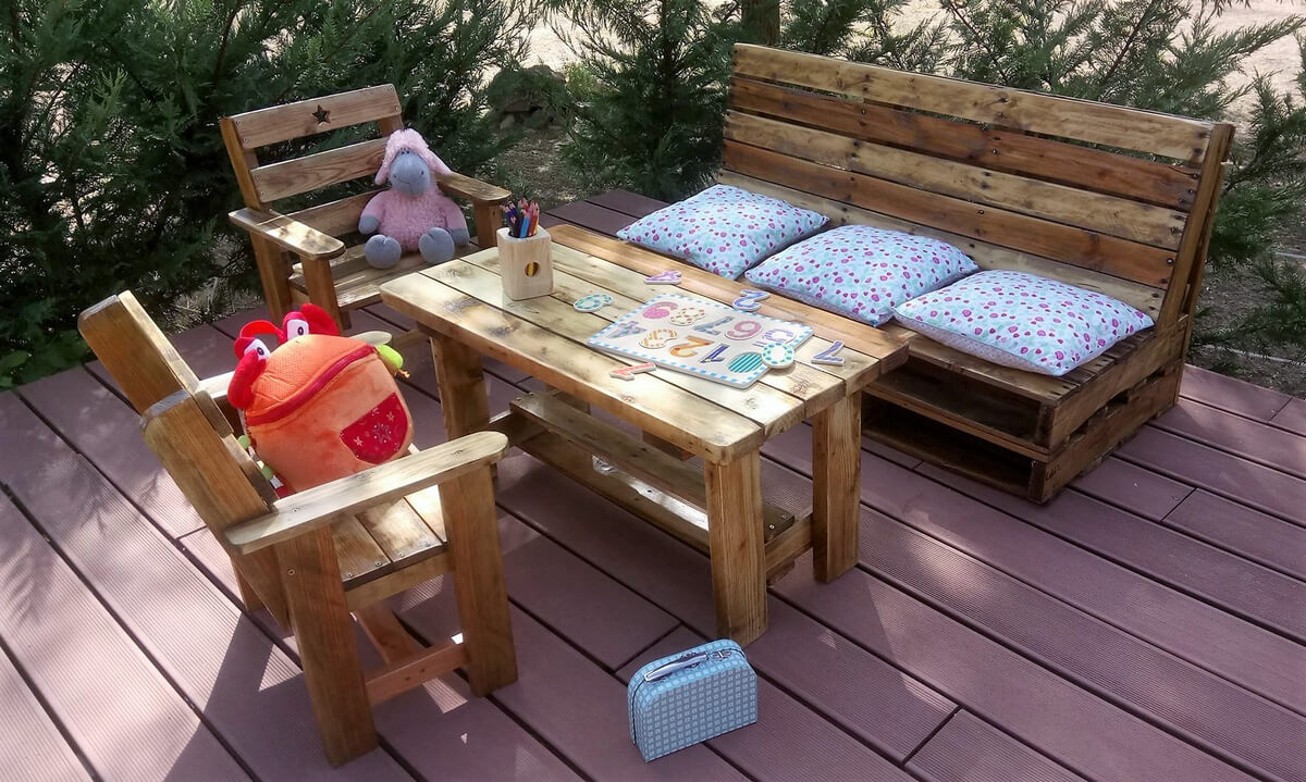 Kids Outdoor Furniture Made With Used Pallets Pallet Ideas