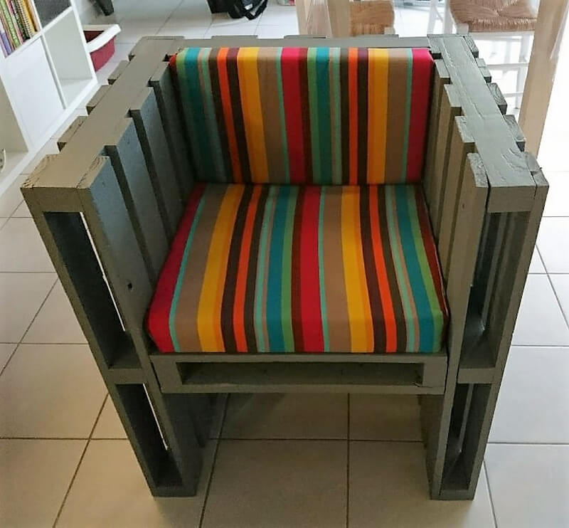 pallets made lounge chair