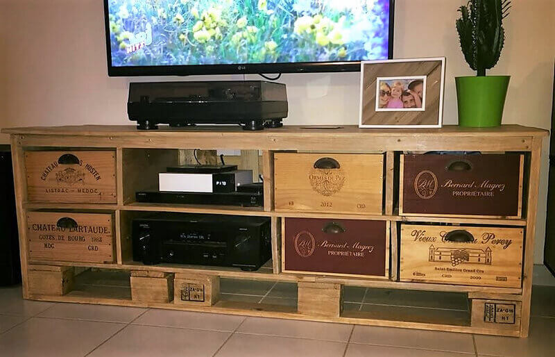 pallets made tv stand idea