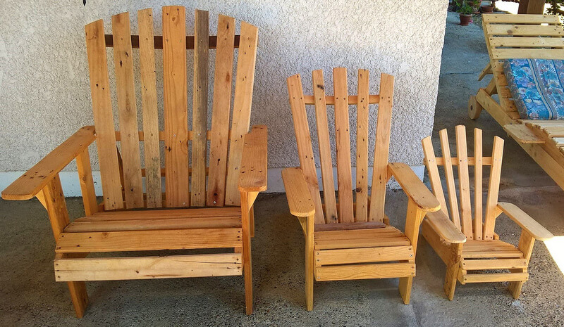 repurposed pallets chair set