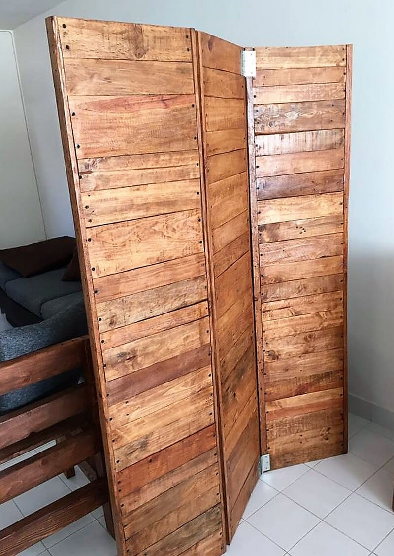 wood pallet space divider