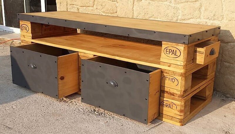 wooden pallet tv stand