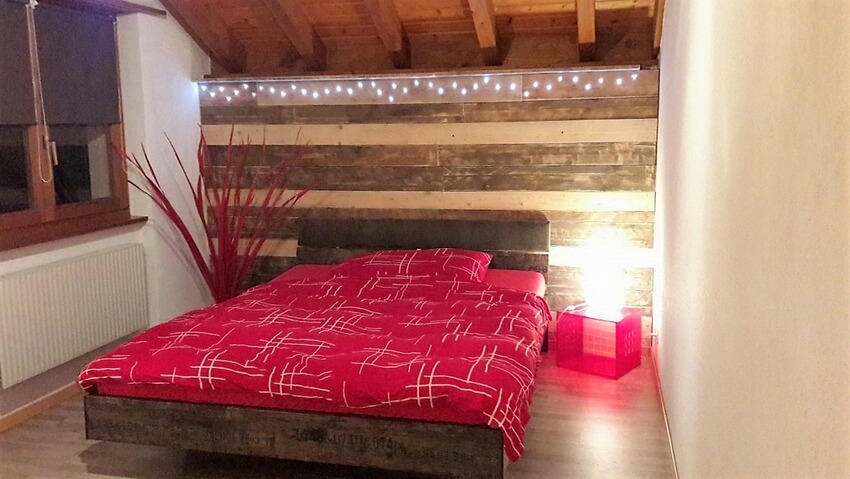 wall-decor-with-pallets