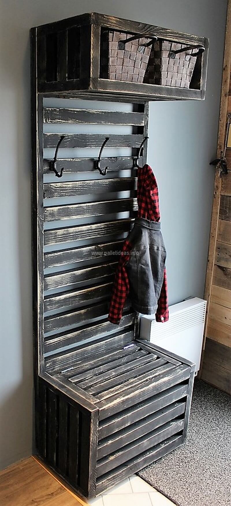 pallet rustic hallway tree